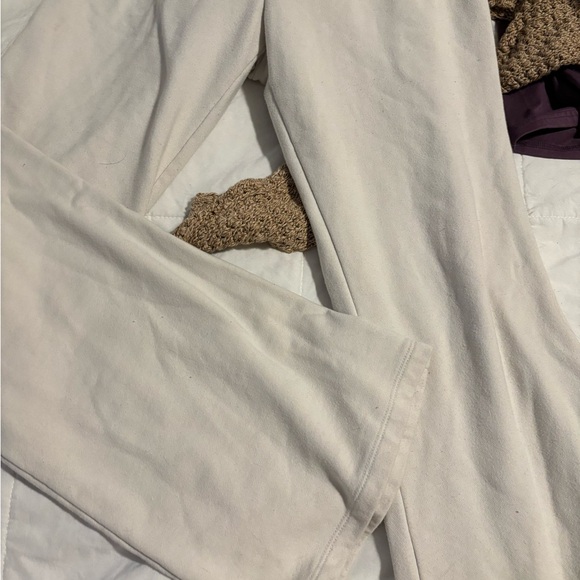 Off white wild fable flared cotton sweat pants. Size Medium - Picture 3 of 4